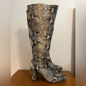 Stylish Snakeskin Pattern Knee-High Boots (Like New! - Size 7.5)